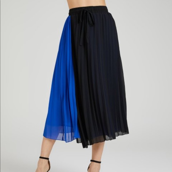 💙🆕MELLIE SOPHISTICATED PLEATED MIDI SKIRT💙NWT💙 - Picture 3 of 3